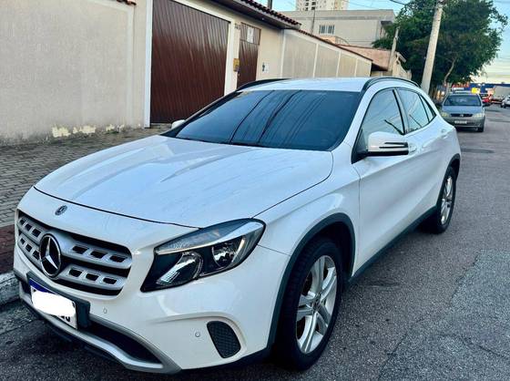 MERCEDES-BENZ GLA 200 1.6 CGI FLEX STYLE 7G-DCT